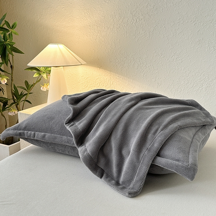 91家纺网 家纺一手货源 找家纺 百寐 2025新款纯色牛奶绒抗静电加厚保暖信封加大50*80/48*74/40*60 绅士灰