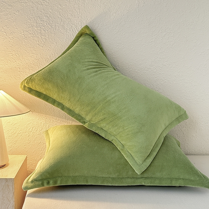 91家纺网 家纺一手货源 找家纺 百寐 2025新款纯色牛奶绒抗静电加厚保暖信封加大50*80/48*74/40*60 青草绿