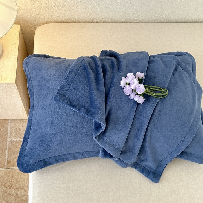 91家纺网 家纺一手货源 找家纺 百寐 2025新款纯色牛奶绒抗静电加厚保暖信封加大50*80/48*74/40*60 深海蓝