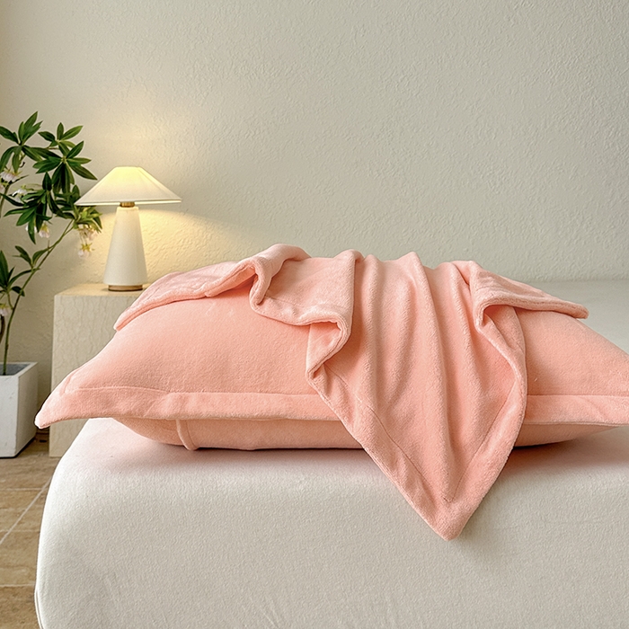 91家纺网 家纺一手货源 找家纺 百寐 2025新款纯色牛奶绒抗静电加厚保暖信封加大50*80/48*74/40*60 玫瑰粉