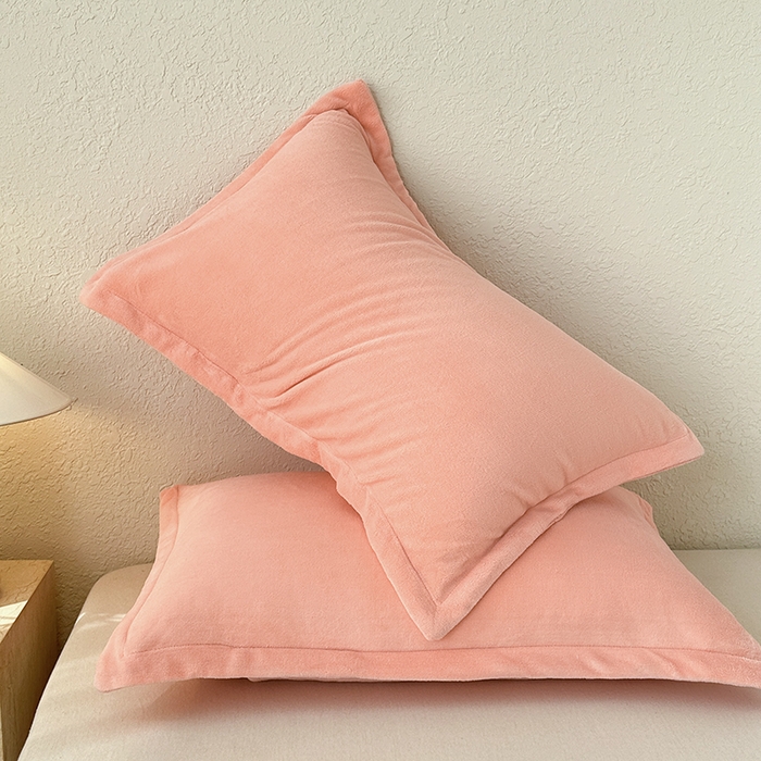 91家纺网 家纺一手货源 找家纺 百寐 2025新款纯色牛奶绒抗静电加厚保暖信封加大50*80/48*74/40*60 玫瑰粉