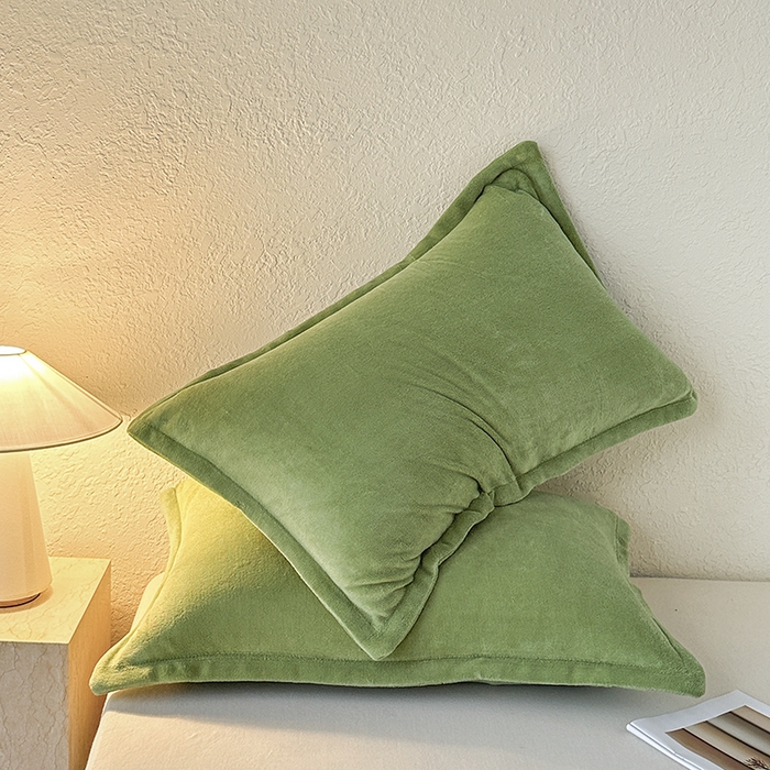91家纺网 家纺一手货源 找家纺 百寐 2025新款纯色牛奶绒抗静电加厚保暖信封加大50*80/48*74/40*60 青草绿