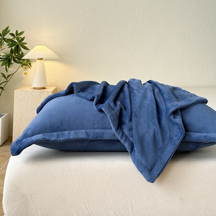 91家纺网 家纺一手货源 找家纺 百寐 2025新款纯色牛奶绒抗静电加厚保暖信封加大50*80/48*74/40*60 深海蓝