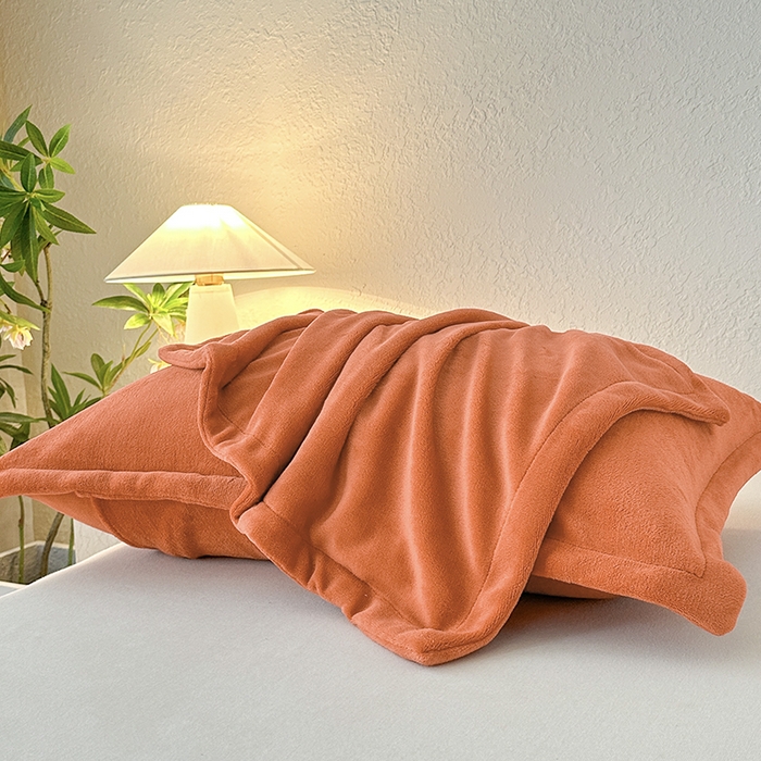 91家纺网 家纺一手货源 找家纺 百寐 2025新款纯色牛奶绒抗静电加厚保暖信封加大50*80/48*74/40*60 爱玛橙