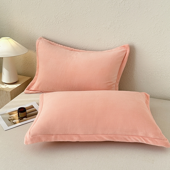 91家纺网 家纺一手货源 找家纺 百寐 2025新款纯色牛奶绒抗静电加厚保暖信封加大50*80/48*74/40*60 玫瑰粉