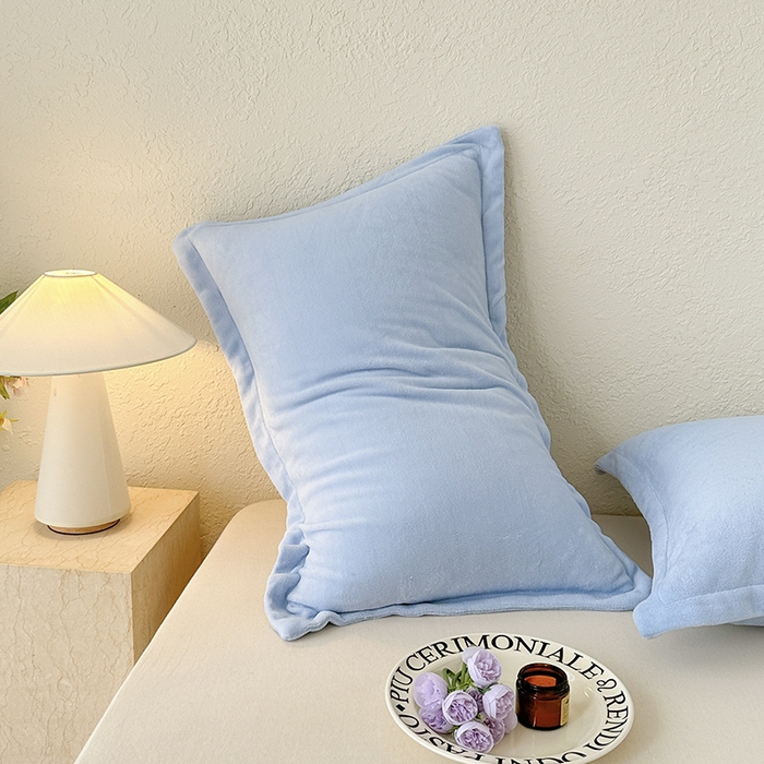 91家纺网 家纺一手货源 找家纺 百寐 2025新款纯色牛奶绒抗静电加厚保暖信封加大50*80/48*74/40*60 天空蓝