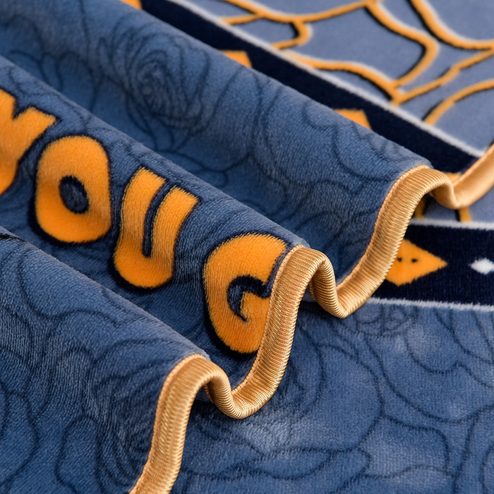 91家纺网 家纺一手货源 找家纺 绘萱2025新品爆款8斤包边印花牛奶绒四件套床裙款法莱绒金貂貂狐 玫瑰物语