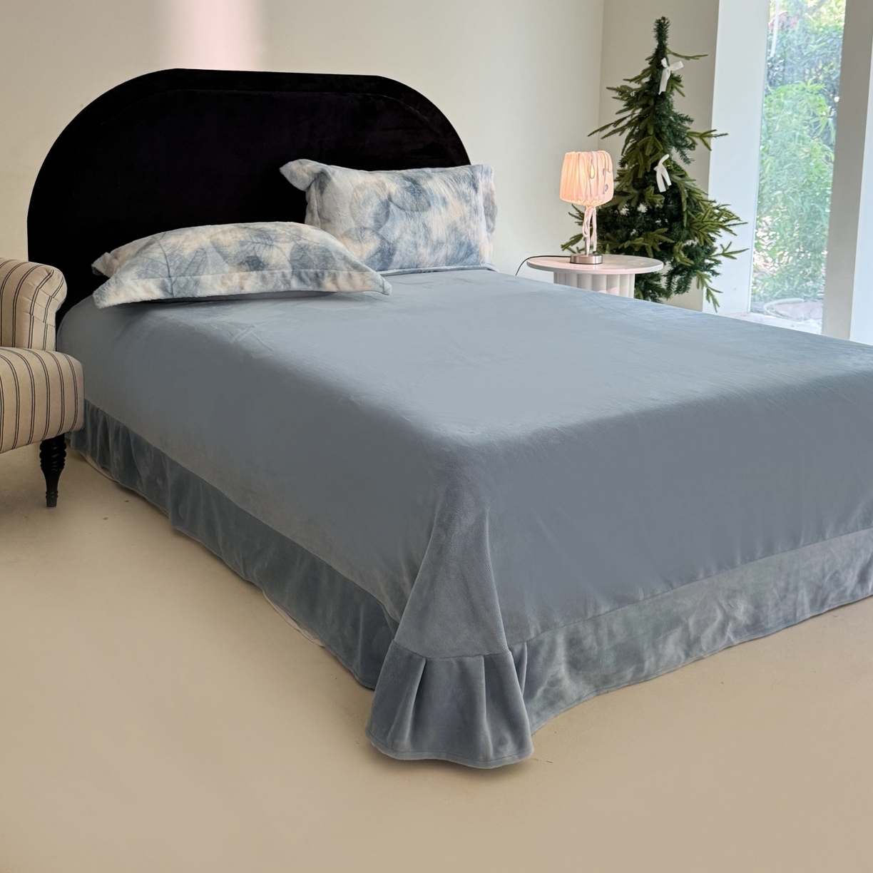 91家纺网 家纺一手货源 找家纺 7V 2025新款A类兔毛绒印花床单四件套夹棉床盖床笠四件套全工艺牛奶绒    叶知秋