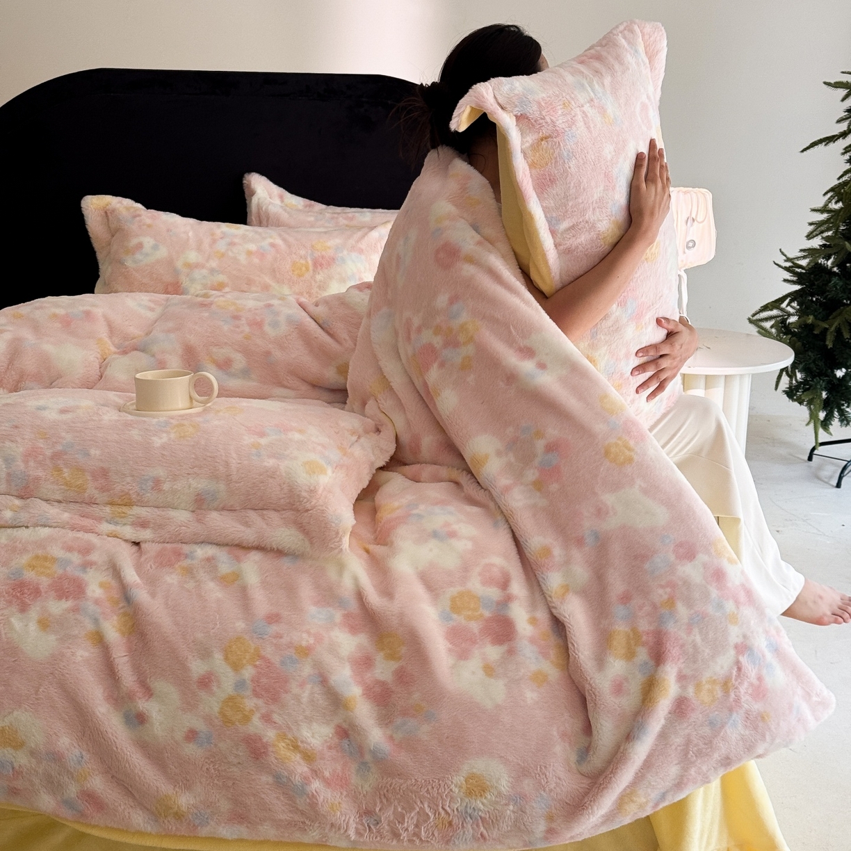 91家纺网 家纺一手货源 找家纺 7V 2025新款A类兔毛绒印花床单四件套夹棉床盖床笠四件套全工艺牛奶绒    拈花一笑