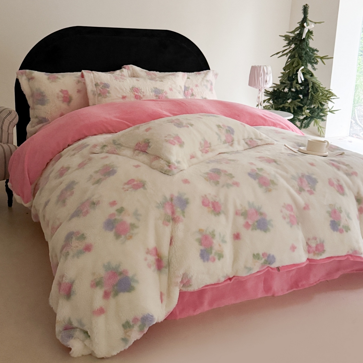 91家纺网 家纺一手货源 找家纺 7V 2025新款A类兔毛绒印花床单四件套夹棉床盖床笠四件套全工艺牛奶绒    花晨月夕