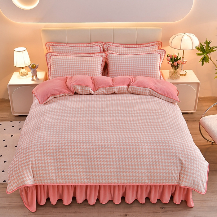 绘萱2025新品爆款8斤包边印花牛奶绒四件套床裙款法莱绒金貂貂狐 千鸟格-粉
