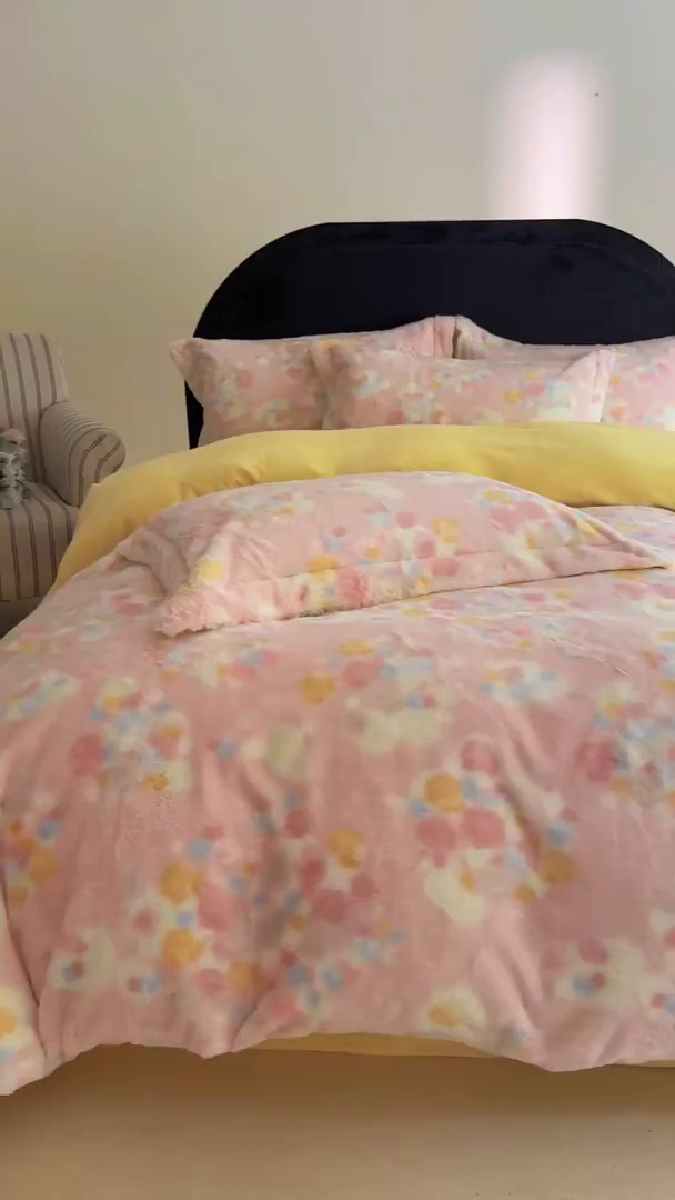 91家纺网 家纺一手货源 找家纺 7V 2025新款A类兔毛绒印花床单四件套夹棉床盖床笠四件套全工艺牛奶绒    拈花一笑