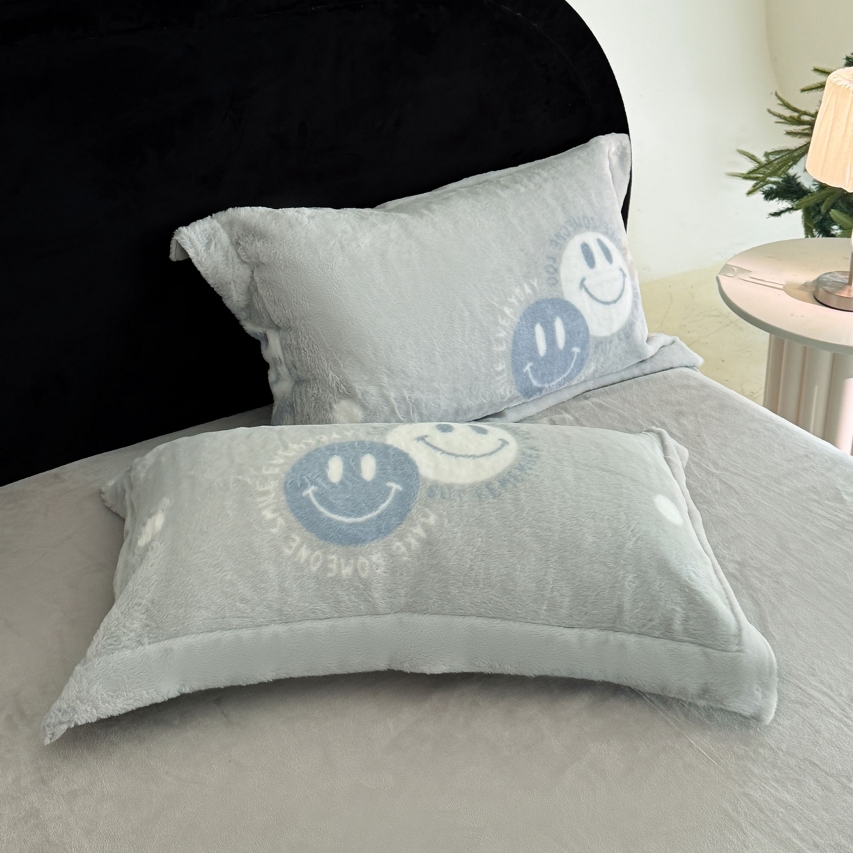 91家纺网 家纺一手货源 找家纺 7V 2025新款A类兔毛绒印花床单四件套夹棉床盖床笠四件套全工艺牛奶绒    快乐组合