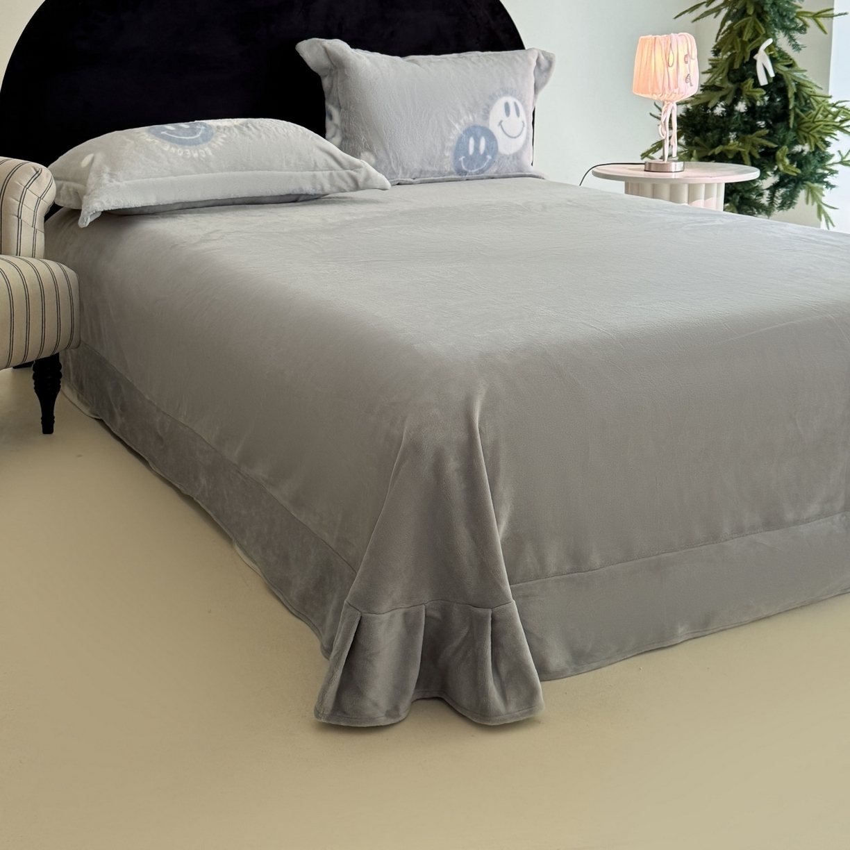 91家纺网 家纺一手货源 找家纺 7V 2025新款A类兔毛绒印花床单四件套夹棉床盖床笠四件套全工艺牛奶绒    快乐组合