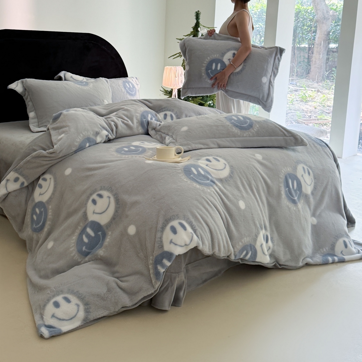 91家纺网 家纺一手货源 找家纺 7V 2025新款A类兔毛绒印花床单四件套夹棉床盖床笠四件套全工艺牛奶绒    快乐组合