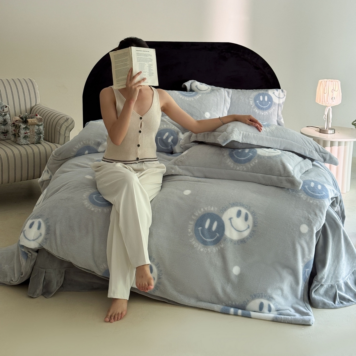 91家纺网 家纺一手货源 找家纺 7V 2025新款A类兔毛绒印花床单四件套夹棉床盖床笠四件套全工艺牛奶绒    快乐组合