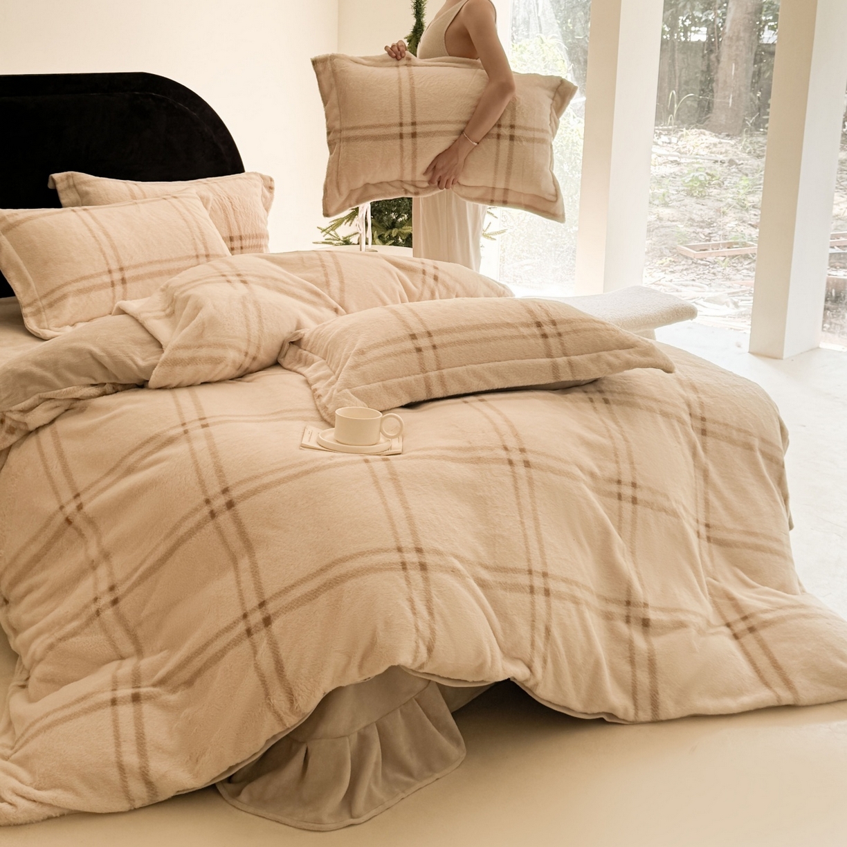 91家纺网 家纺一手货源 找家纺 7V 2025新款A类兔毛绒印花床单四件套夹棉床盖床笠四件套全工艺牛奶绒    线条格