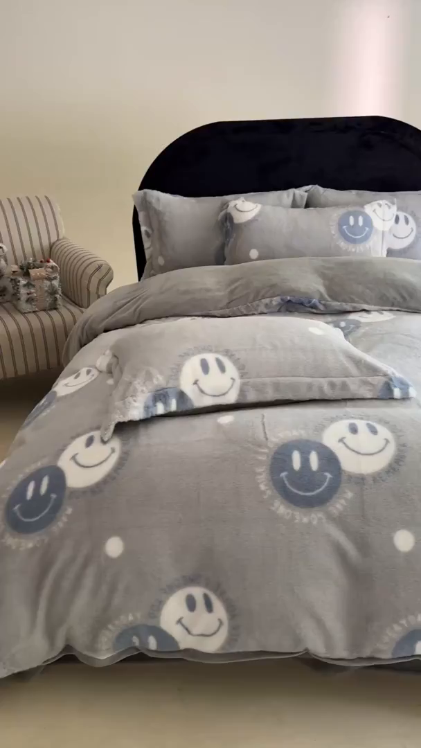 91家纺网 家纺一手货源 找家纺 7V 2025新款A类兔毛绒印花床单四件套夹棉床盖床笠四件套全工艺牛奶绒    快乐组合