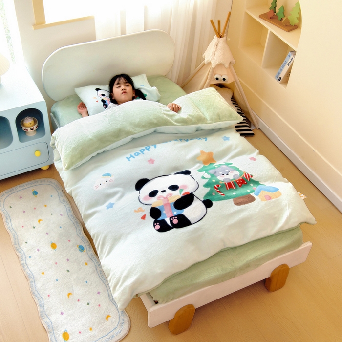 91家纺网 家纺一手货源 找家纺 鱼宝 2025新款大版牛奶绒三件套六件套多件套-彩绘系列 熊猫圆圆