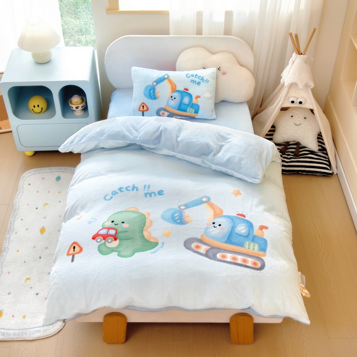 91家纺网 家纺一手货源 找家纺 鱼宝 2025新款大版牛奶绒三件套六件套多件套-彩绘系列 卡通挖机