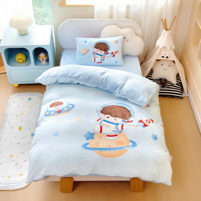 91家纺网 家纺一手货源 找家纺 鱼宝 2025新款大版牛奶绒三件套六件套多件套-彩绘系列 月球王子