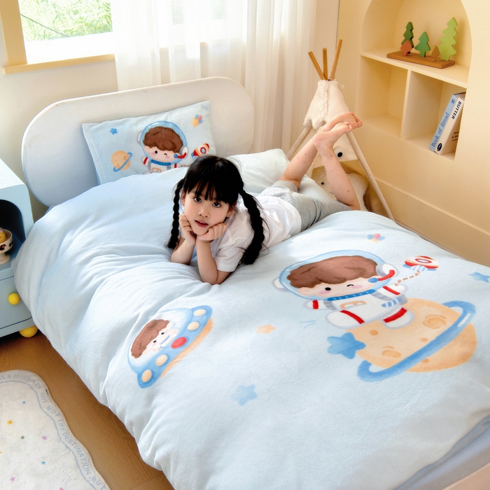 91家纺网 家纺一手货源 找家纺 鱼宝 2025新款大版牛奶绒三件套六件套多件套-彩绘系列 月球王子