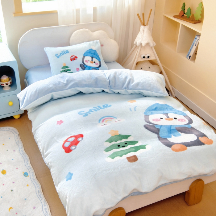 91家纺网 家纺一手货源 找家纺 鱼宝 2025新款大版牛奶绒三件套六件套多件套-彩绘系列 一只企鹅