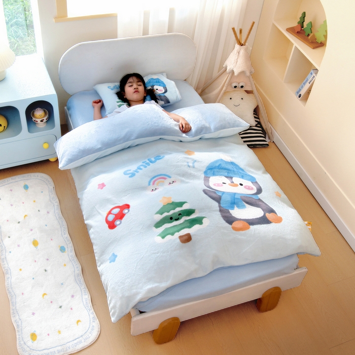 91家纺网 家纺一手货源 找家纺 鱼宝 2025新款大版牛奶绒三件套六件套多件套-彩绘系列 一只企鹅