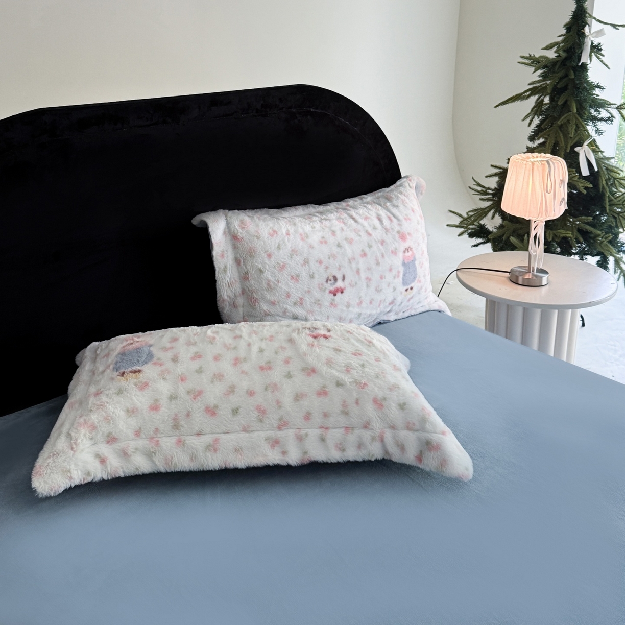 91家纺网 家纺一手货源 找家纺 7V 2025新款A类兔毛绒印花床单四件套夹棉床盖床笠四件套全工艺牛奶绒    绒毛兔偶