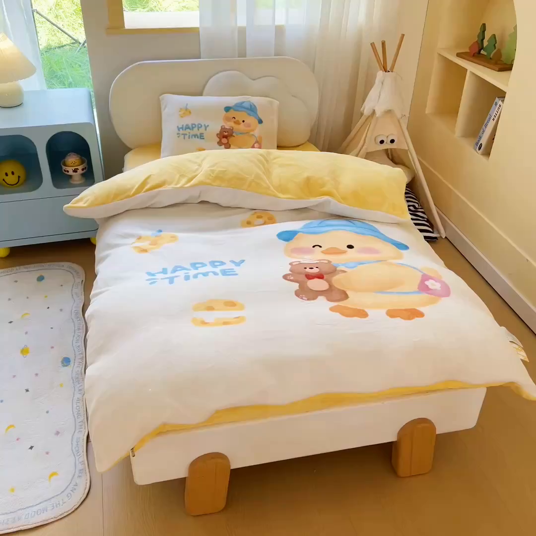 91家纺网 家纺一手货源 找家纺 鱼宝 2025新款大版牛奶绒三件套六件套多件套-彩绘系列 小熊鸭鸭