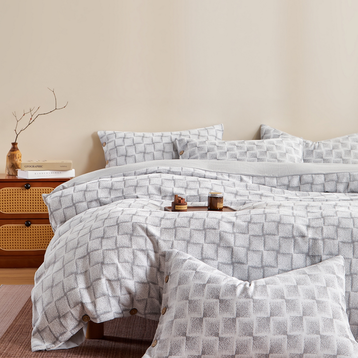 91家纺网 家纺一手货源 找家纺 润肤居 2025新款雪尼尔棉绒大提花四件套 洛西雅-倾城灰