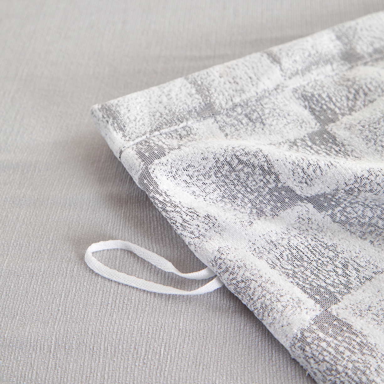 91家纺网 家纺一手货源 找家纺 润肤居 2025新款雪尼尔棉绒大提花四件套 洛西雅-倾城灰