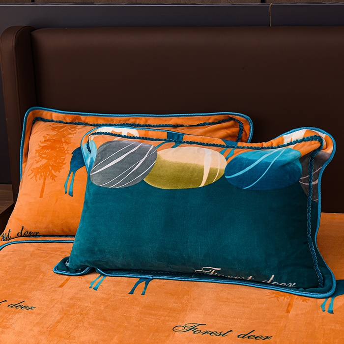 91家纺网 家纺一手货源 找家纺 绘萱2025新品爆款8斤包边印花牛奶绒四件套床裙款法莱绒金貂貂狐 森林鹿