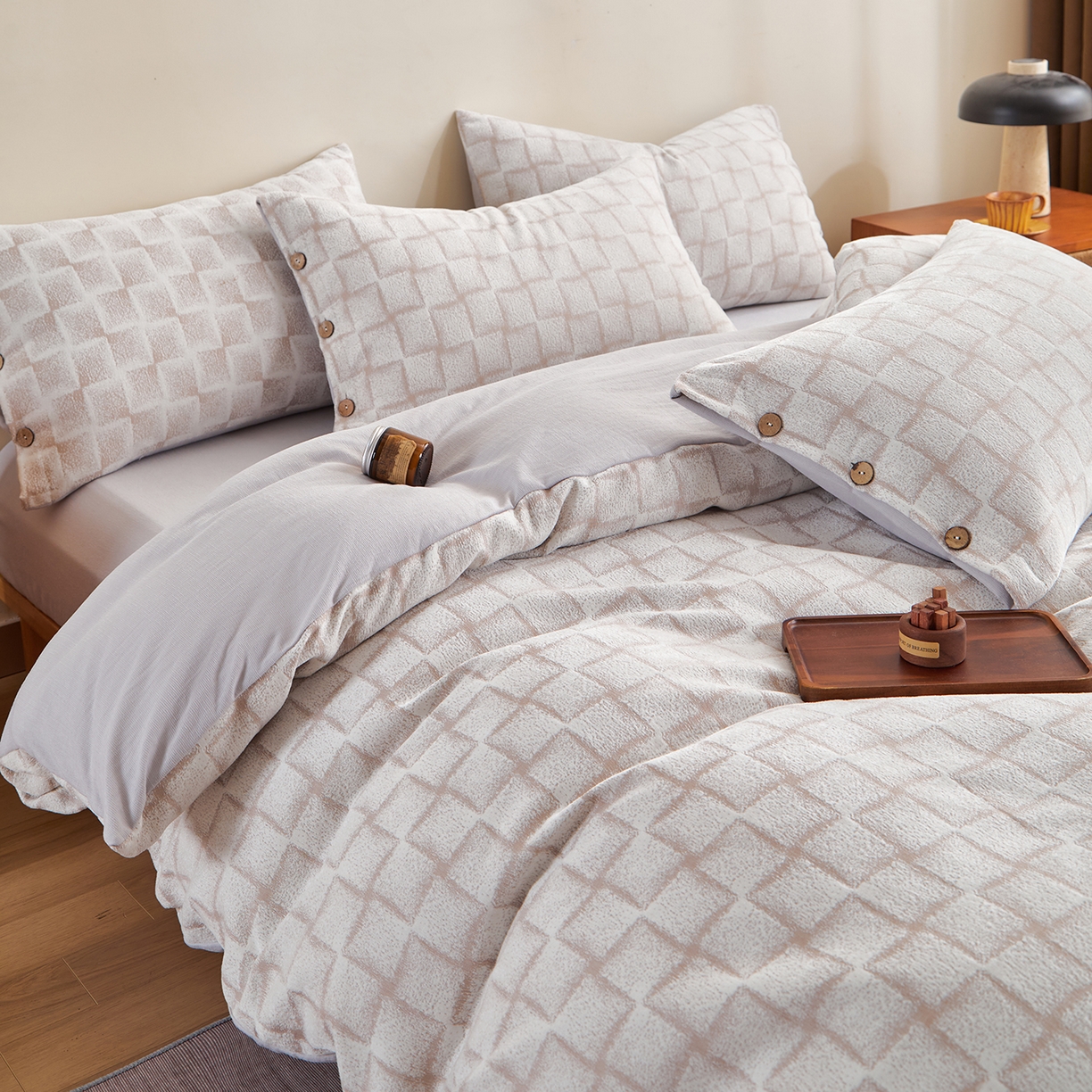 91家纺网 家纺一手货源 找家纺 润肤居 2025新款雪尼尔棉绒大提花四件套 洛西雅-橡树棕