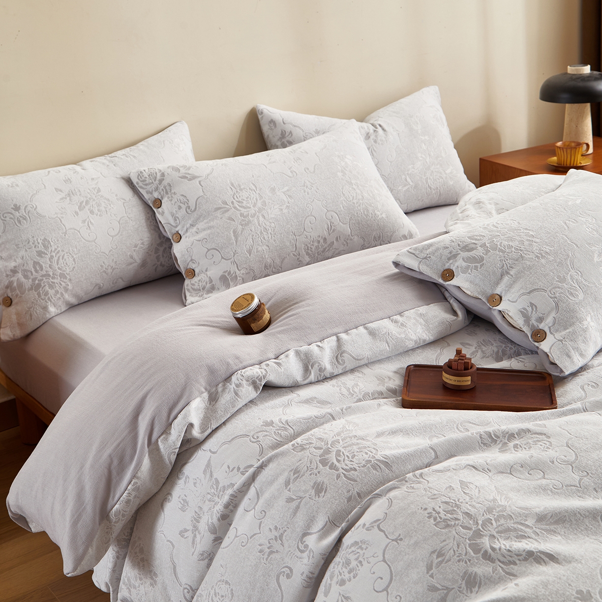 91家纺网 家纺一手货源 找家纺 润肤居 2025新款雪尼尔棉绒大提花四件套 小茉莉-橡树棕