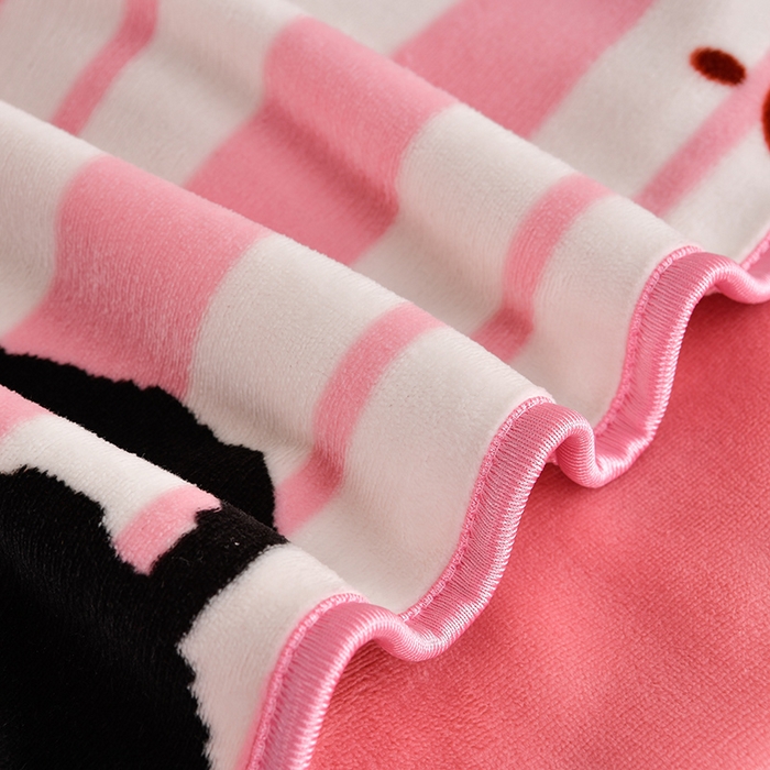 91家纺网 家纺一手货源 找家纺 绘萱2025新品爆款8斤包边印花牛奶绒四件套床裙款法莱绒金貂貂狐 顽皮猫