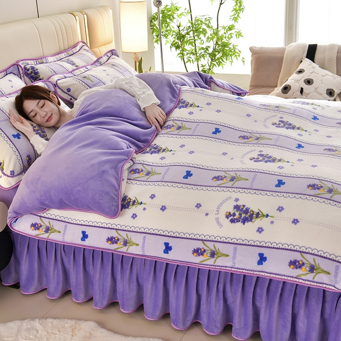 91家纺网 家纺一手货源 找家纺 绘萱2025新品爆款8斤包边印花牛奶绒四件套床裙款法莱绒金貂貂狐 薰衣浪漫