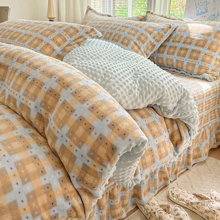 91家纺网 家纺一手货源 找家纺 一比一 2025新款加厚保暖豆豆牛奶绒床盖款四件套简爱