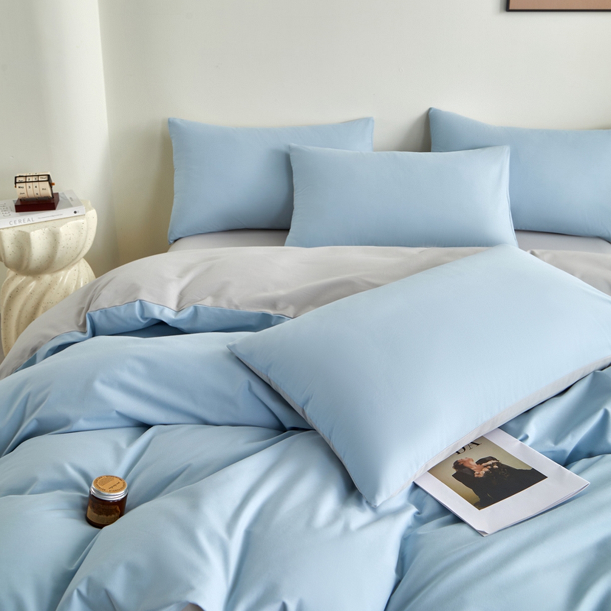 91家纺网 家纺一手货源 找家纺 润肤居 2025新款全棉纯色双拼加厚磨毛四件套 碧空蓝+浅灰