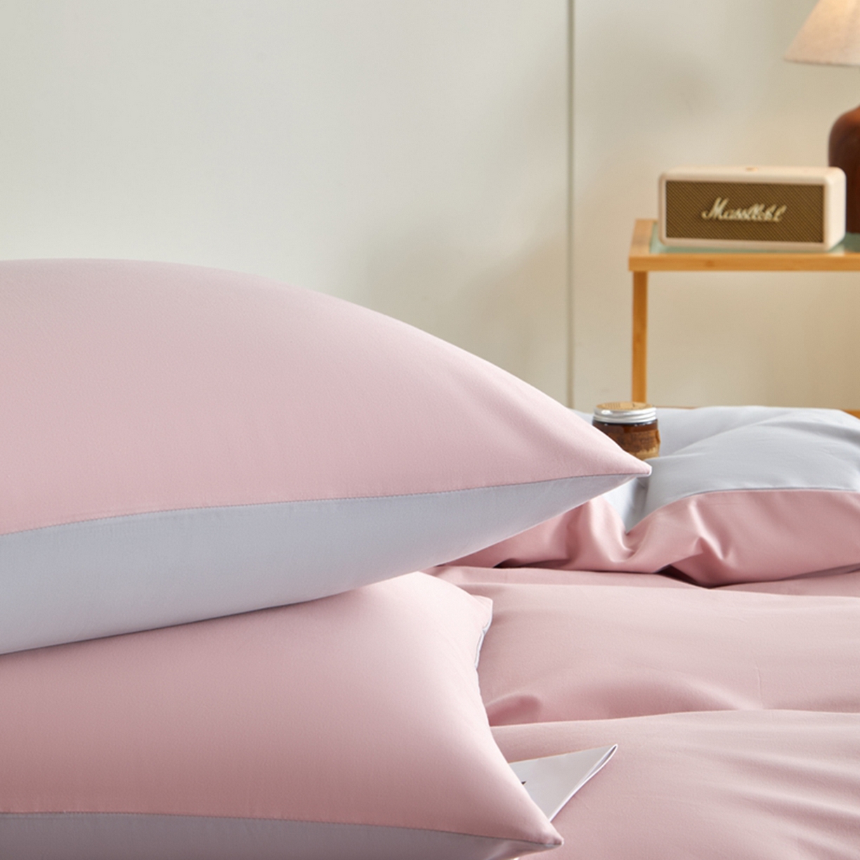 91家纺网 家纺一手货源 找家纺 润肤居 2025新款全棉纯色双拼加厚磨毛四件套 豆沙+浅灰