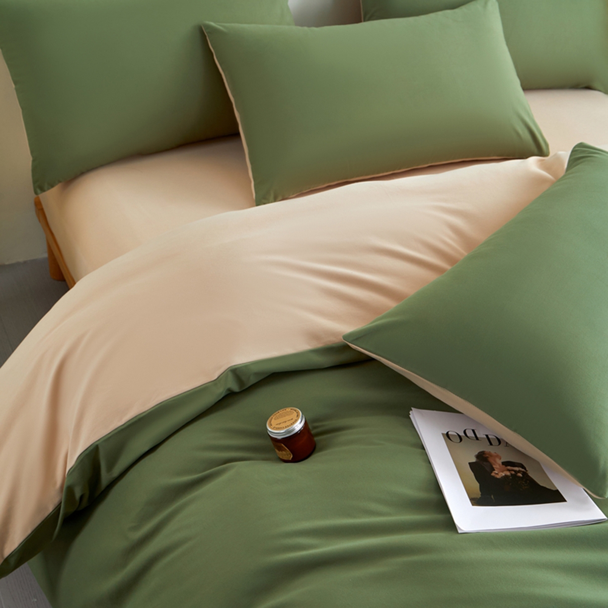 91家纺网 家纺一手货源 找家纺 润肤居 2025新款全棉纯色双拼加厚磨毛四件套 复古绿+杏驼色