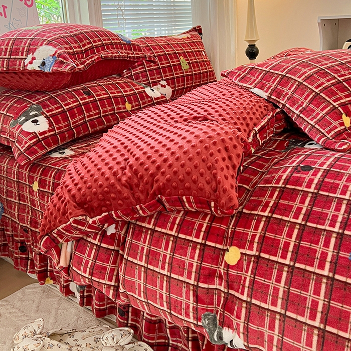 91家纺网 家纺一手货源 找家纺 一比一 2025新款加厚保暖豆豆牛奶绒床盖款四件套奥丁派对