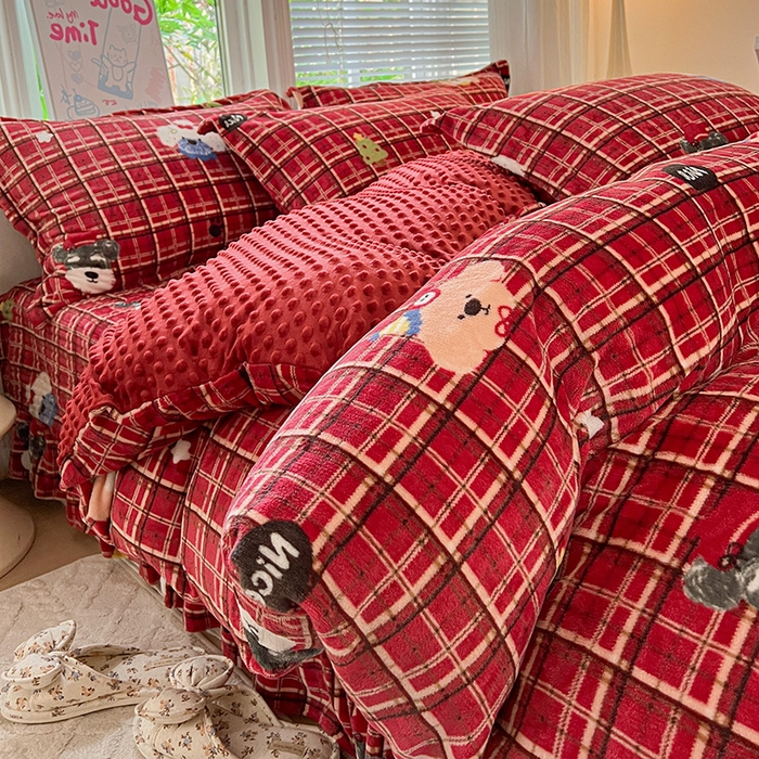 91家纺网 家纺一手货源 找家纺 一比一 2025新款加厚保暖豆豆牛奶绒床盖款四件套奥丁派对