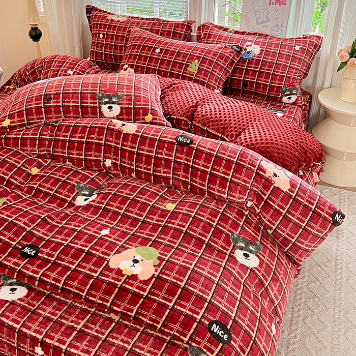 91家纺网 家纺一手货源 找家纺 一比一 2025新款加厚保暖豆豆牛奶绒床盖款四件套奥丁派对