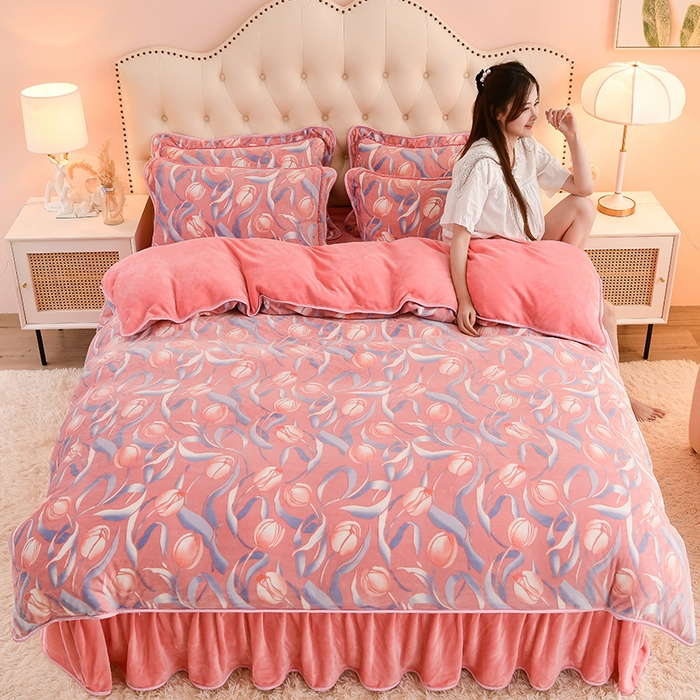 91家纺网 家纺一手货源 找家纺 绘萱2025新品爆款8斤包边印花牛奶绒四件套床裙款法莱绒金貂貂狐 郁金香