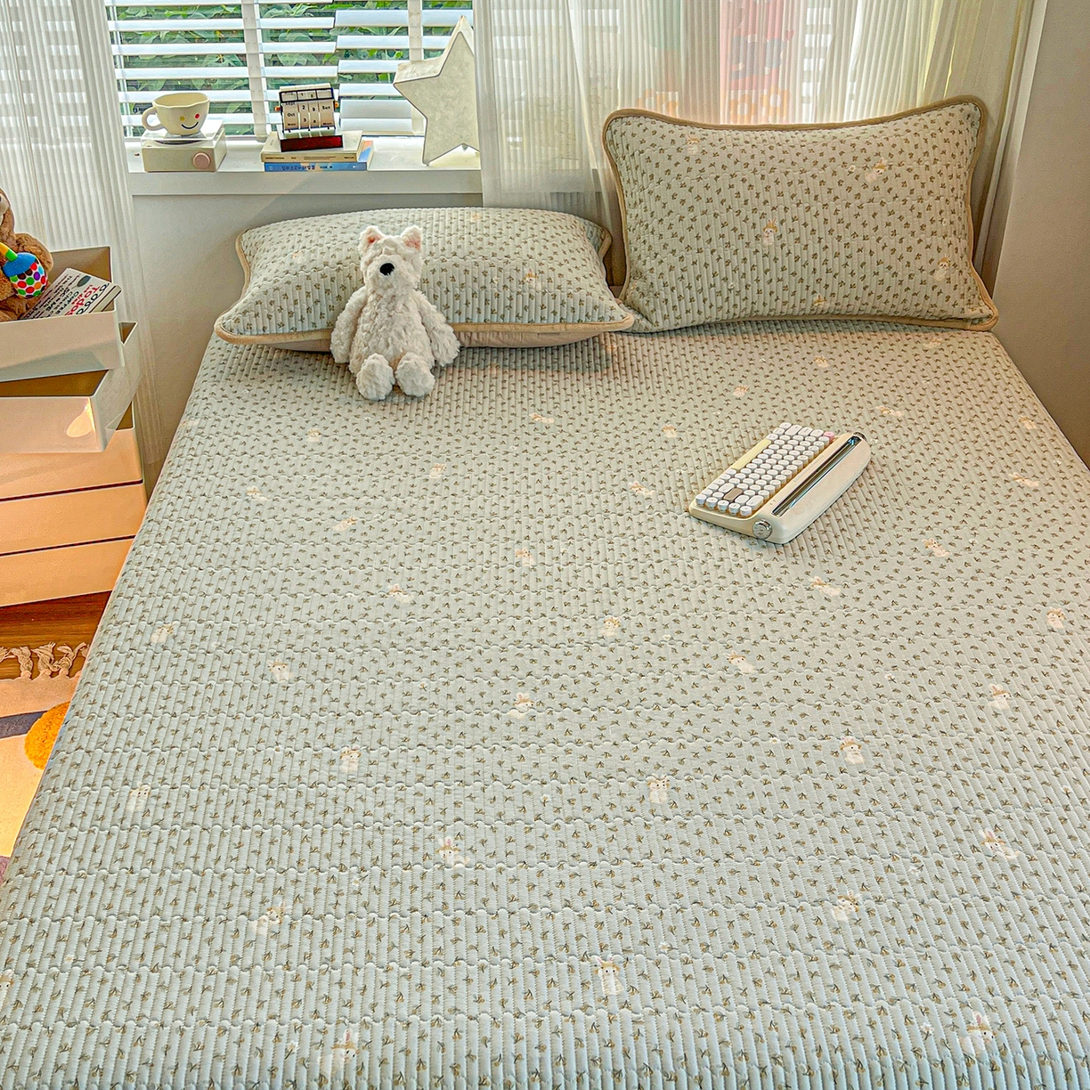 91家纺网 家纺一手货源 找家纺 X猫先生 2025新品棉加绒床盖一面全棉一面牛奶绒床盖炕盖加厚床单床垫四季款系列二 春游兔兔（A棉B绒）