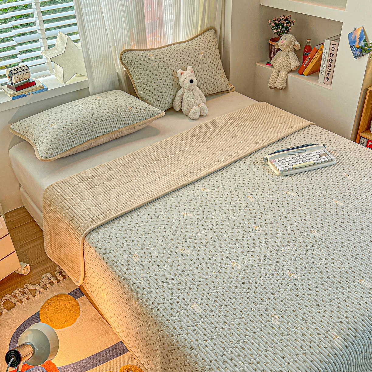 91家纺网 家纺一手货源 找家纺 X猫先生 2025新品棉加绒床盖一面全棉一面牛奶绒床盖炕盖加厚床单床垫四季款系列二 春游兔兔（A棉B绒）