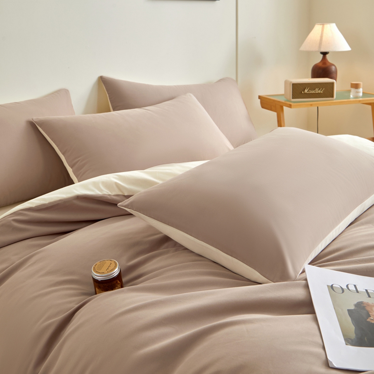 91家纺网 家纺一手货源 找家纺 润肤居 2025新款全棉纯色双拼加厚磨毛四件套 丝绒拿铁+奶油黄