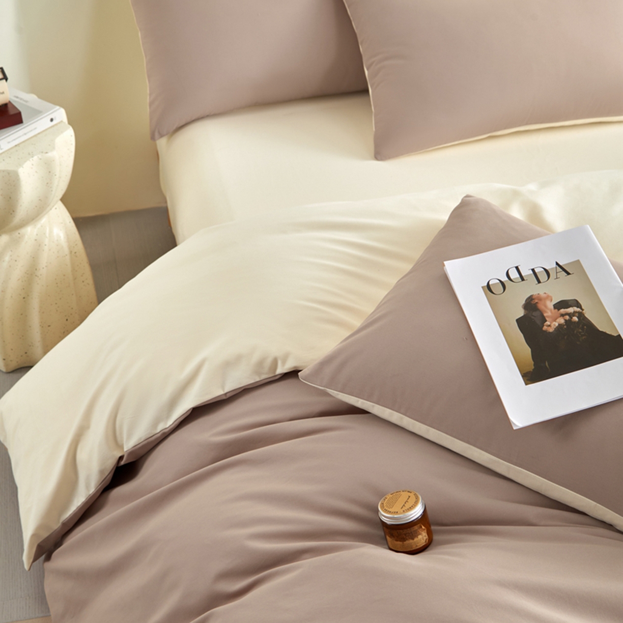 91家纺网 家纺一手货源 找家纺 润肤居 2025新款全棉纯色双拼加厚磨毛四件套 丝绒拿铁+奶油黄