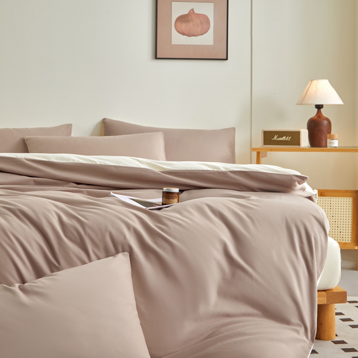 91家纺网 家纺一手货源 找家纺 润肤居 2025新款全棉纯色双拼加厚磨毛四件套 丝绒拿铁+奶油黄